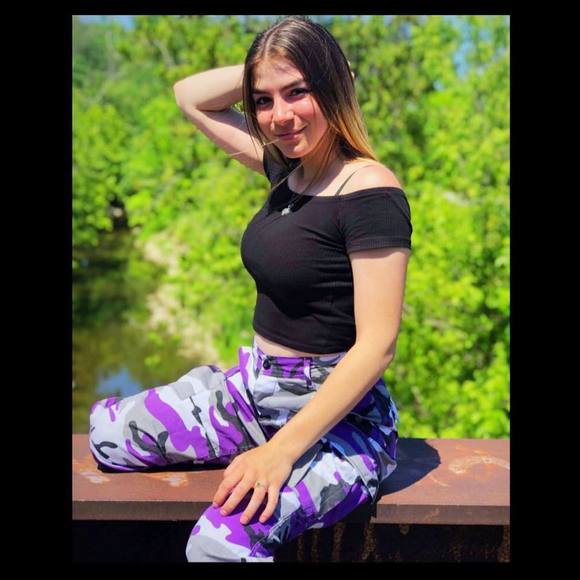 Meet your Posher, Audrey-mirabelle - Picture 1 of 1